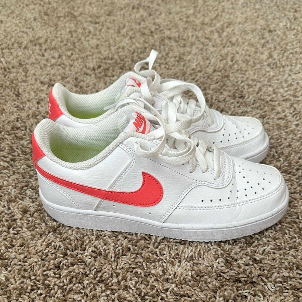Nike Women’s Court Vison Low